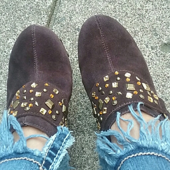 Restricted Clogs - Picture 7 of 8